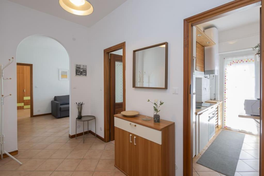 Youhosty - Zuretti42 Apartment Милано Екстериор снимка