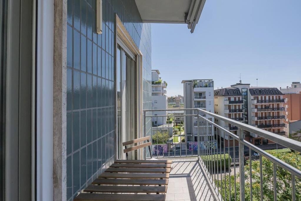 Youhosty - Zuretti42 Apartment Милано Екстериор снимка